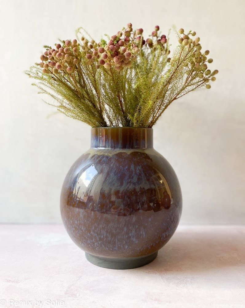 lena pedersen ceramics, ceramic vase, ceramic flowerpot, vase in ceramics, vase in porcelains, vase in dyestuffs, crystal glaze, vase in dark clay