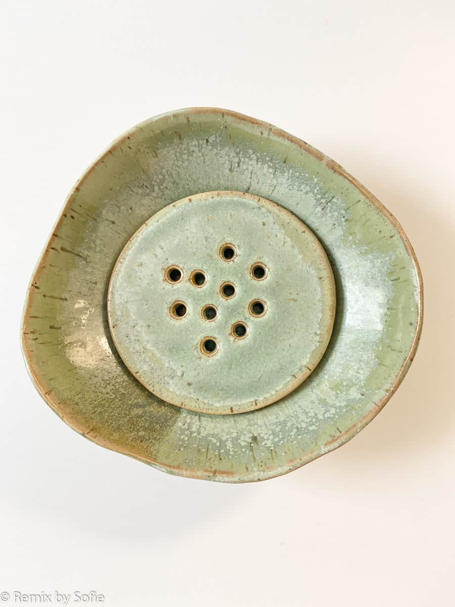 soap dish, dish for soap, soap container, ceramics, ceramic soap dish