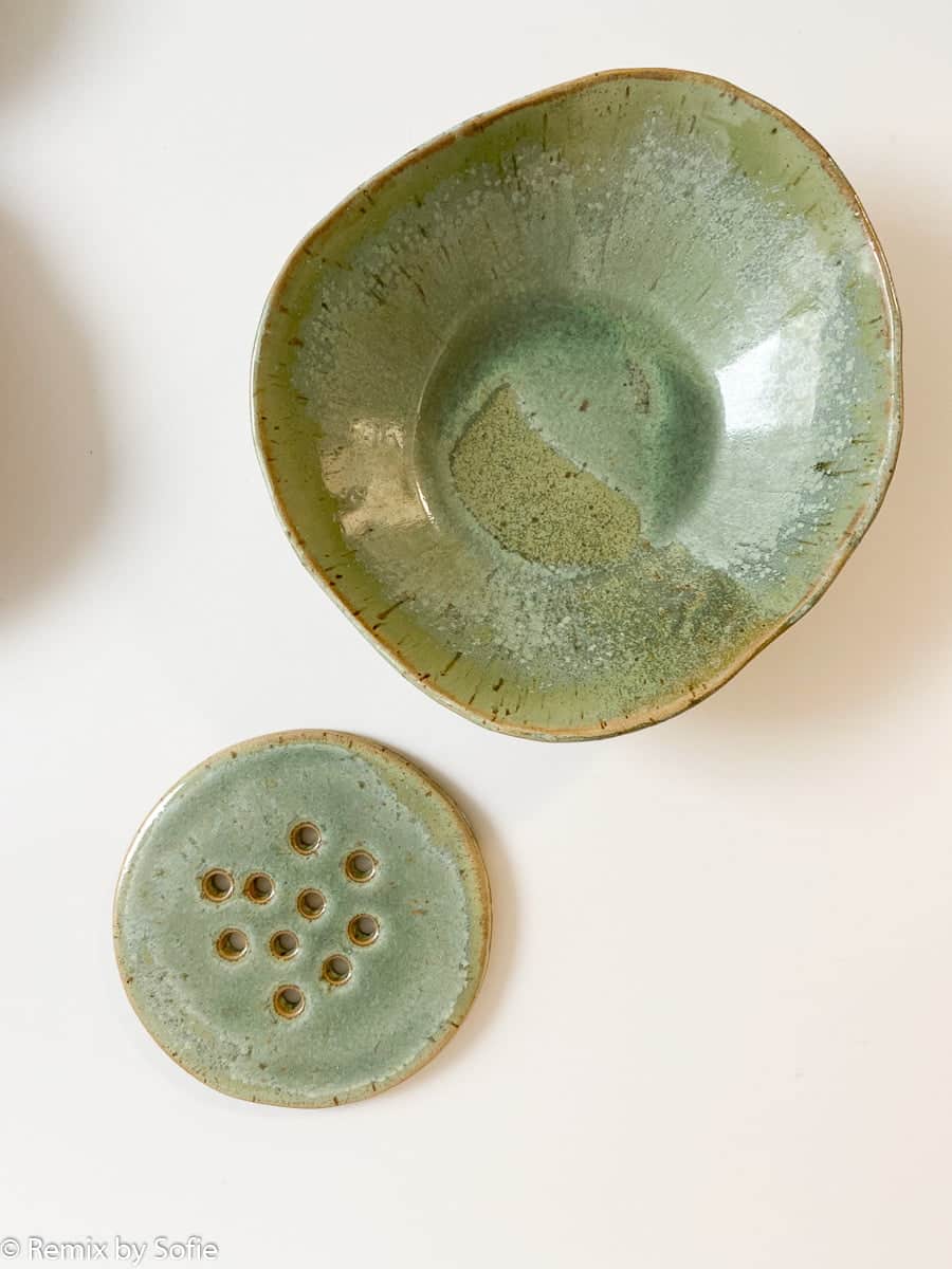 soap dish, dish for soap, soap container, ceramics, ceramic soap dish