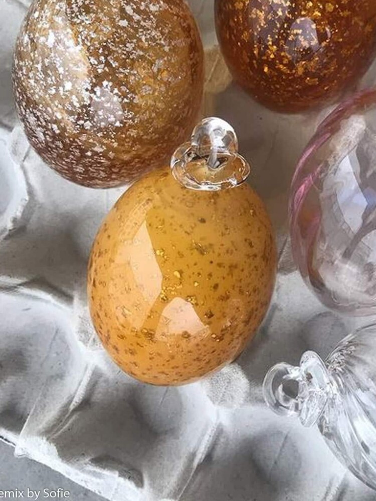 Easter eggs, Easter eggs, opal eggs, opal eggs, glass eggs, anna von lipa glass, opal Easter eggs, remix by Sofia.