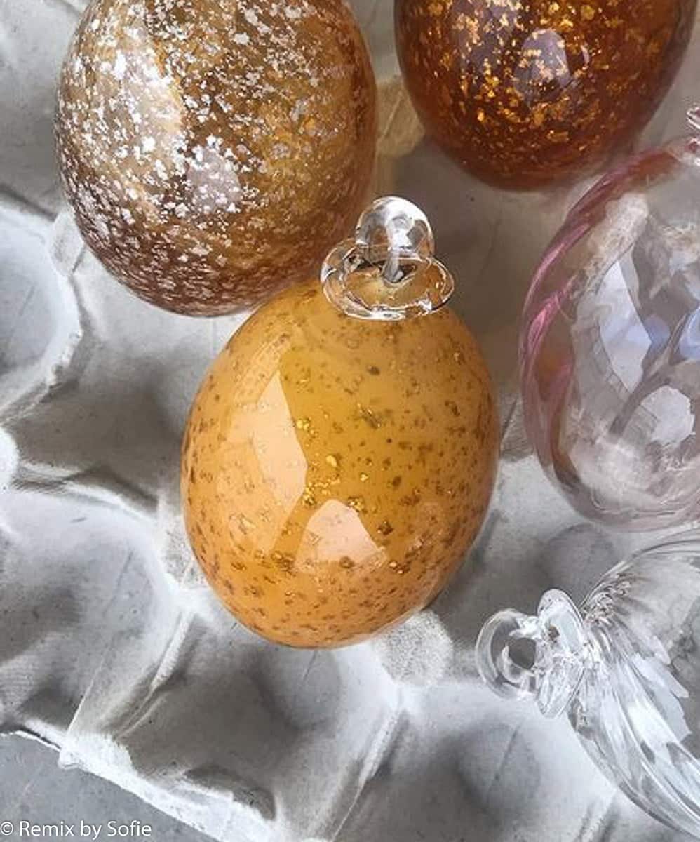 Easter eggs, Easter eggs, opal eggs, opal eggs, glass eggs, anna von lipa glass, opal Easter eggs, remix by Sofia.