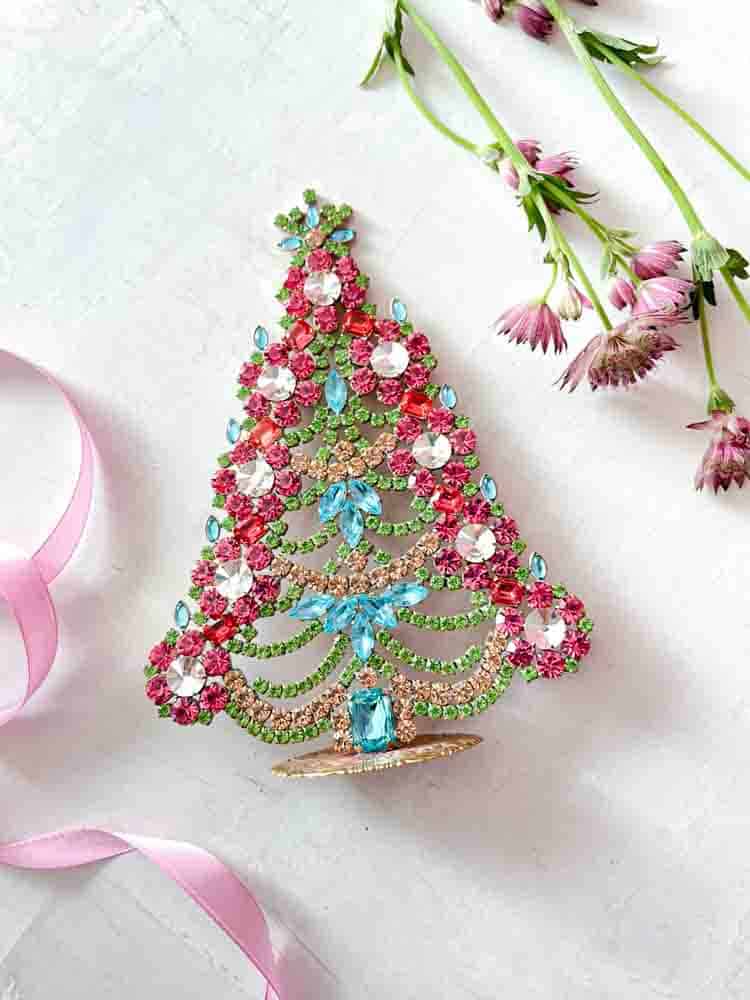Christmas trees in rhinestone, rhinestone Christmas tree, rhinestone tree, Christmas tree in rhinestone, vintage Christmas tree, Christmas tree in vintage stone, vintage rhinestone, Christmas trees in stone, Christmas decorations,Christmas tree rhinstones,Christmas ornament, Czech christmastree, remix by sofie,rhinstensjul tree, christmas ornaments, vintage christmas, christmas tree from czech, czech christmas, glitter christmas, handmade christmas trees, christmas trees made in czech republic, remix by sofie
