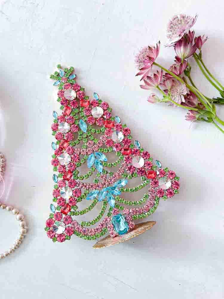 Christmas trees in rhinestone, rhinestone Christmas tree, rhinestone tree, Christmas tree in rhinestone, vintage Christmas tree, Christmas tree in vintage stone, vintage rhinestone, Christmas trees in stone, Christmas decorations,Christmas tree rhinstones,Christmas ornament, Czech christmastree, remix by sofie,rhinstensjul tree, christmas ornaments, vintage christmas, christmas tree from czech, czech christmas, glitter christmas, handmade christmas trees, christmas trees made in czech republic, remix by sofie