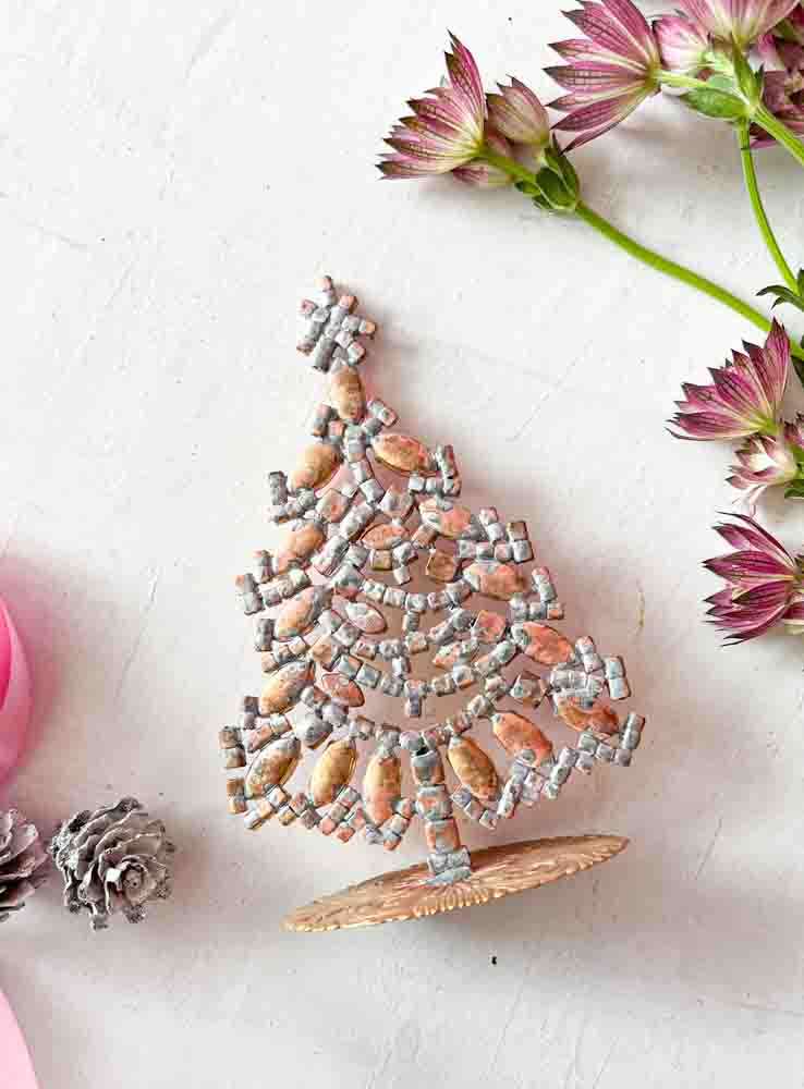 Christmas trees in rhinestone, rhinestone Christmas tree, rhinestone tree, Christmas tree in rhinestone, vintage Christmas tree, Christmas tree in vintage stone, vintage rhinestone, Christmas trees in stone, Christmas decorations,Christmas tree rhinstones,Christmas ornament, Czech christmastree, remix by sofie,rhinstensjul tree, christmas ornaments, vintage christmas, christmas tree from czech, czech christmas, glitter christmas, handmade christmas trees, christmas trees made in czech republic, remix by sofie