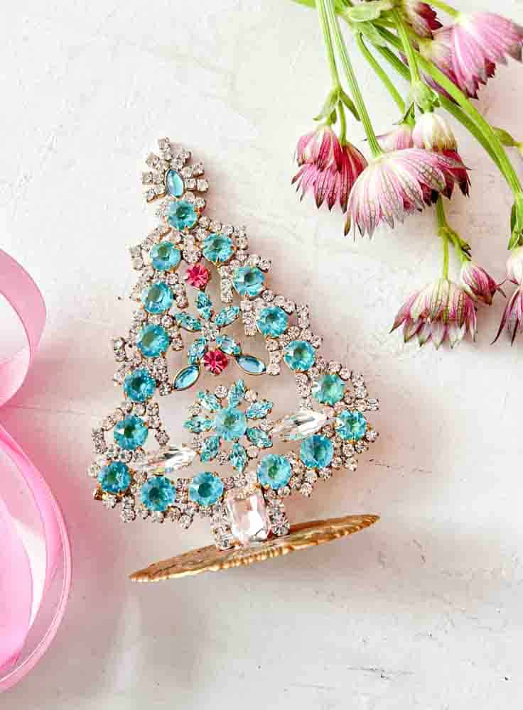 Christmas trees in rhinestone, rhinestone Christmas tree, rhinestone tree, Christmas tree in rhinestone, vintage Christmas tree, Christmas tree in vintage stone, vintage rhinestone, Christmas trees in stone, Christmas decorations,Christmas tree rhinstones,Christmas ornament, Czech christmastree, remix by sofie,rhinstensjul tree, christmas ornaments, vintage christmas, christmas tree from czech, czech christmas, glitter christmas, handmade christmas trees, christmas trees made in czech republic, remix by sofie