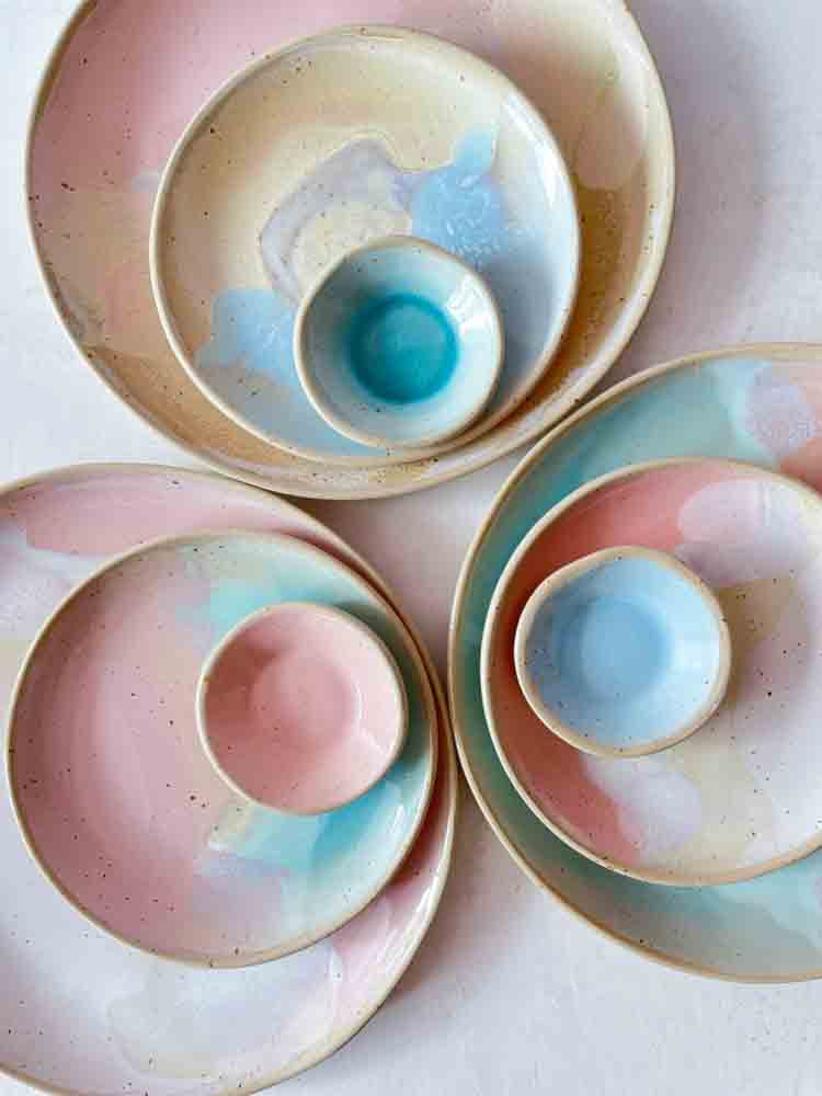 ceramic dinner plate and cake plates from the nature series in pink