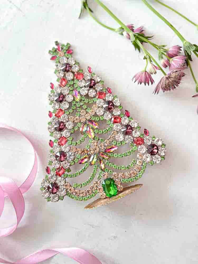 Christmas trees in rhinestone, rhinestone Christmas tree, rhinestone tree, Christmas tree in rhinestone, vintage Christmas tree, Christmas tree in vintage stone, vintage rhinestone, Christmas trees in stone, Christmas decorations,Christmas tree rhinstones,Christmas ornament, Czech christmastree, remix by sofie,rhinstensjul tree, christmas ornaments, vintage christmas, christmas tree from czech, czech christmas, glitter christmas, handmade christmas trees, christmas trees made in czech republic, remix by sofie