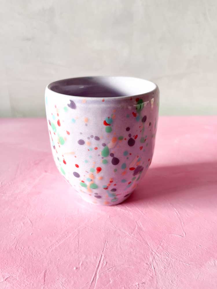 ceramic mug without handle with splash
