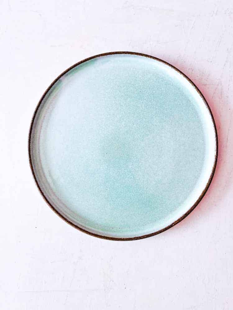 ceramic plates, lunch plate, hand-turned ceramics,thilde graulund ceramics, remix by sofie, table setting, home interior, plates, ceramic