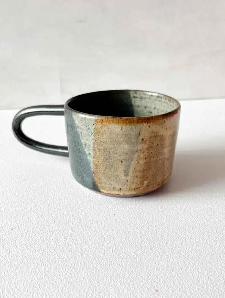 triné lise ceramic, grooved cup, cup, hand-turned cup, ceramic cup, tea cup, coffee cup, latte cup, cup with handle, triné lise ceramic, cappucino cup, stoneware cup, ceramic cup, mold,