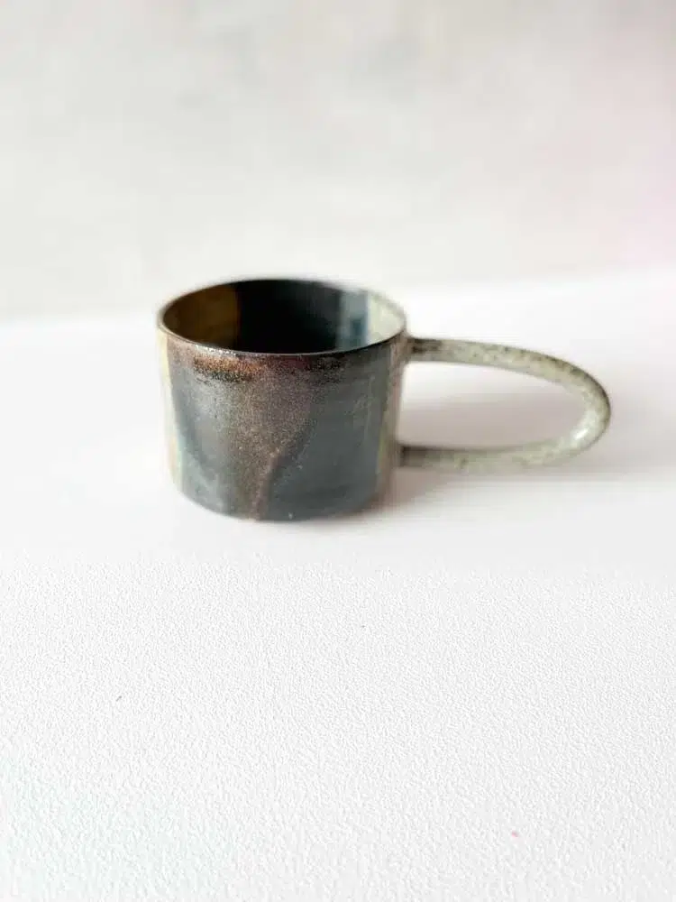 triné lise ceramic, grooved cup, cup, hand-turned cup, ceramic cup, tea cup, coffee cup, latte cup, cup with handle, triné lise ceramic, cappucino cup, stoneware cup, ceramic cup, mold,