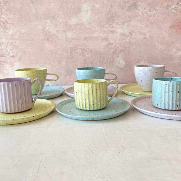 triné lise ceramic, grooved cup, cup, hand-turned cup, ceramic cup, tea cup, coffee cup, latte cup, cup with handle, triné lise ceramic, cappucino cup, stoneware cup, ceramic cup, mold,