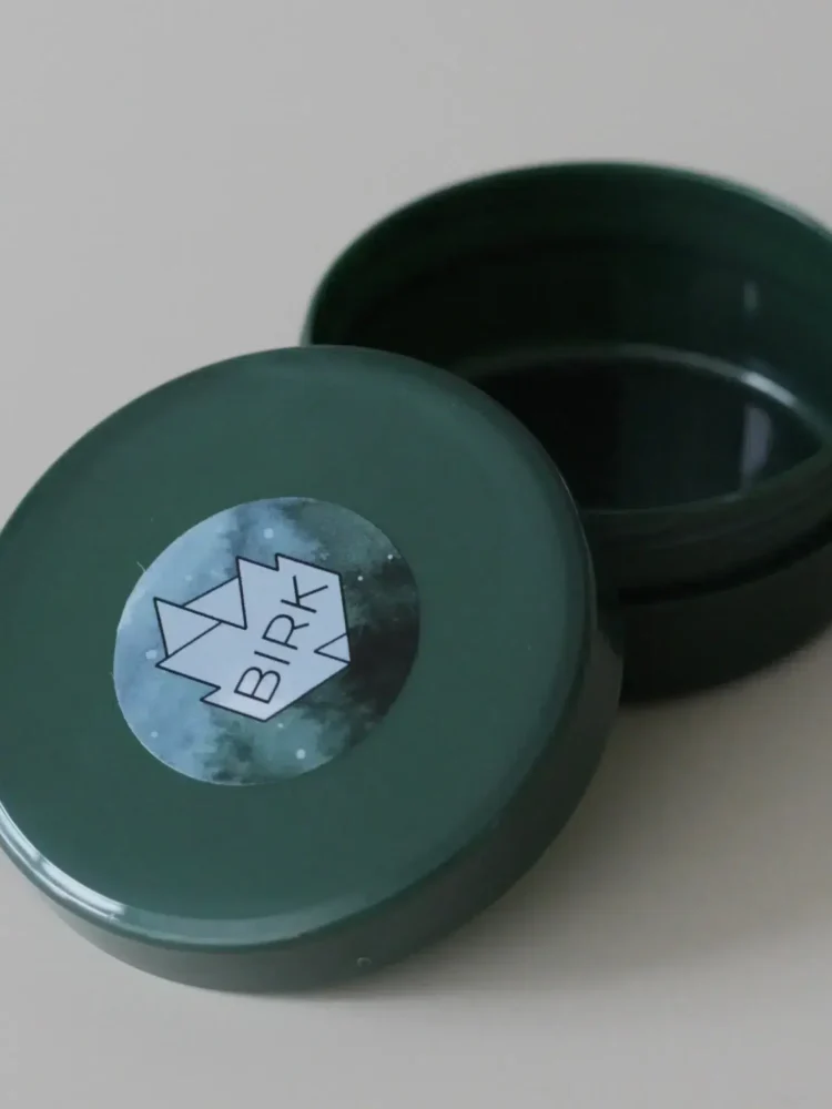 travel container for shampoo bar