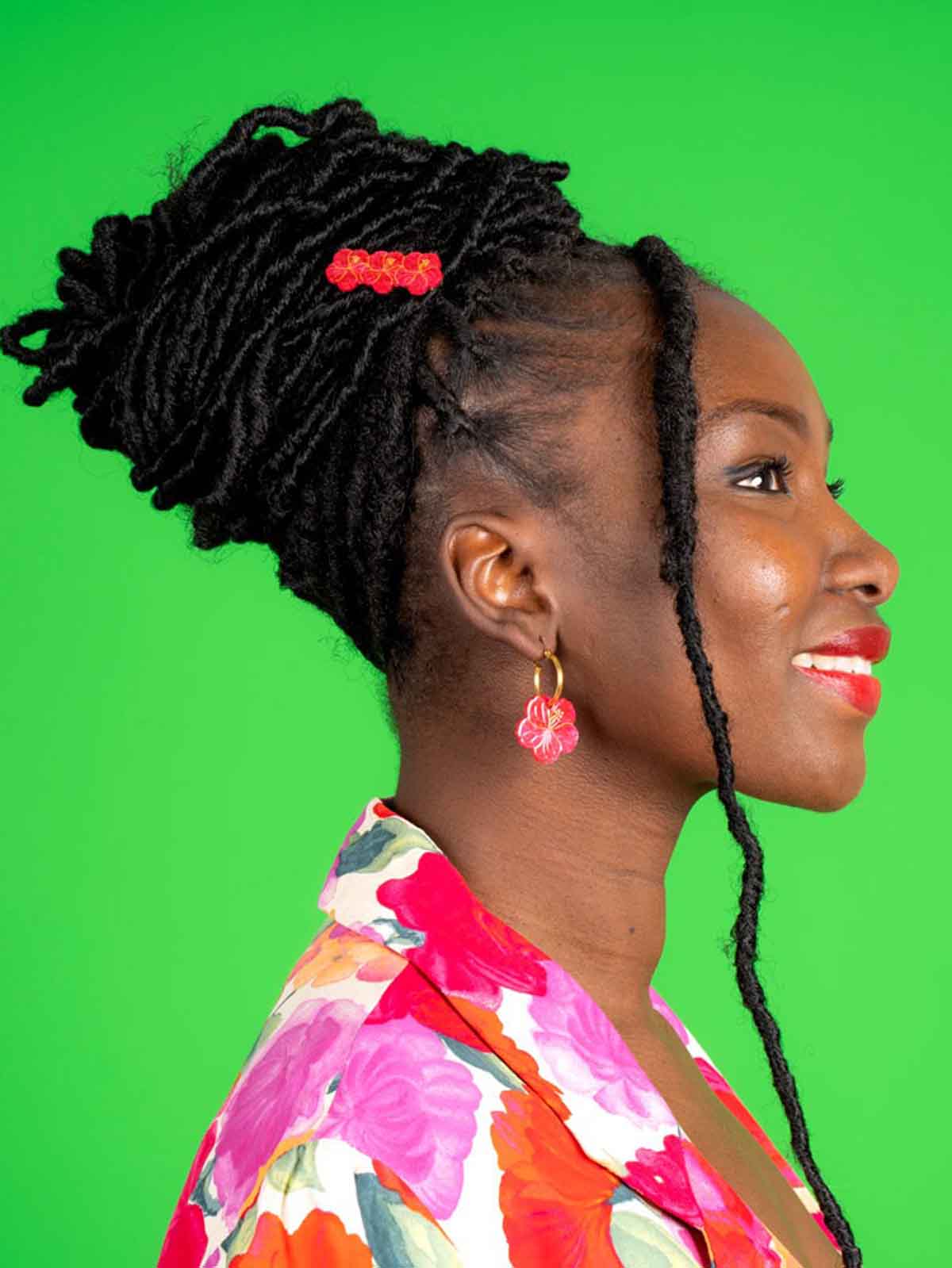 Earrings with hibiscus in red cou cou suzette