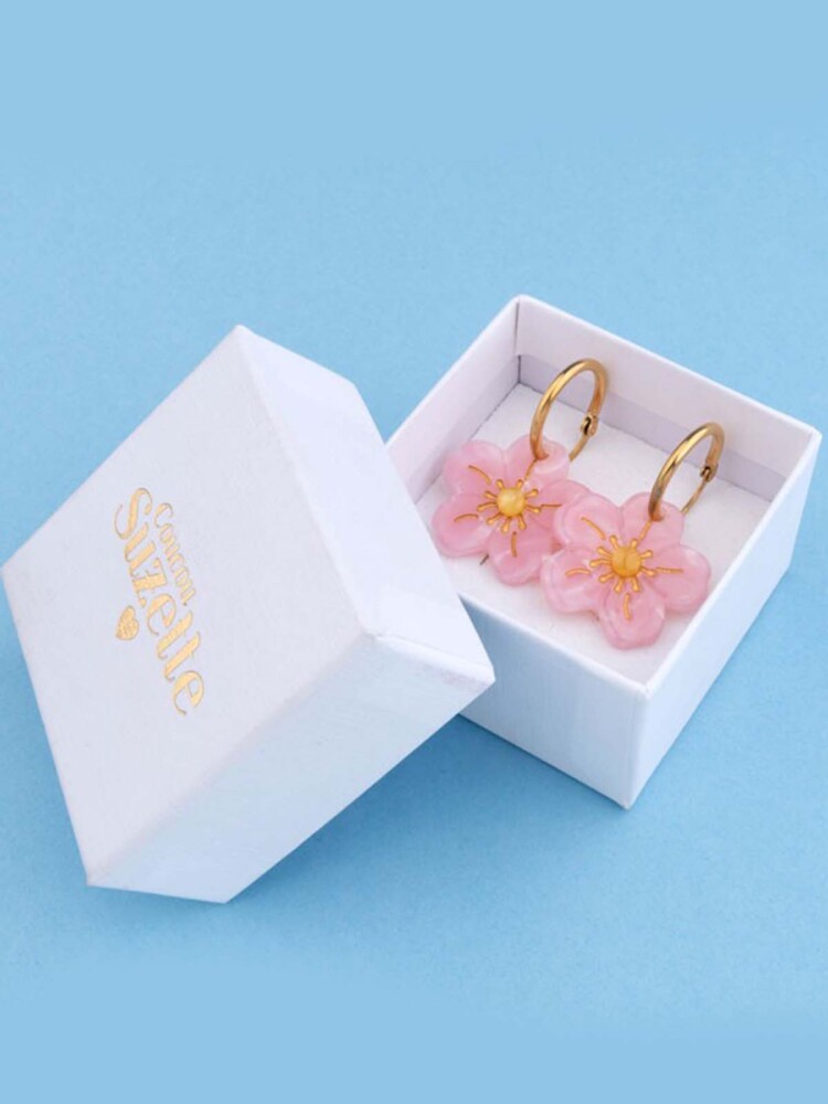 Earrings with cherry blossoms in pink suzette