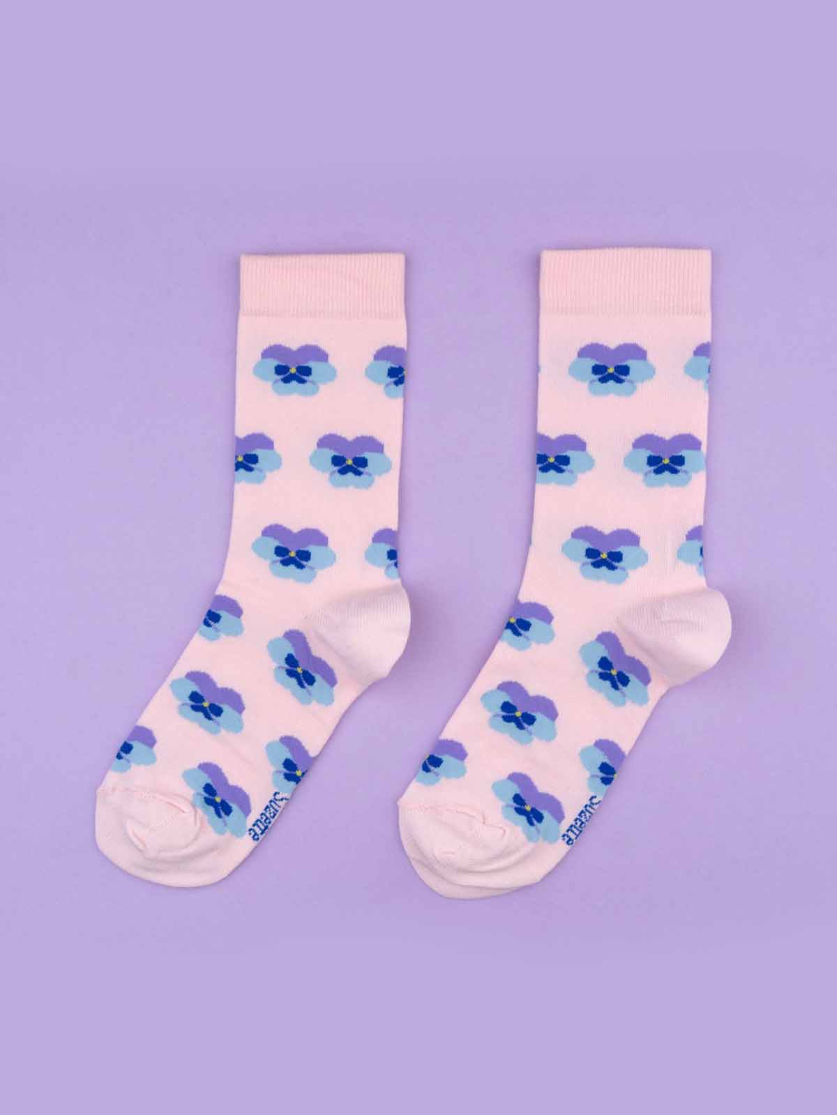 cotton socks in pink and stepmother flower