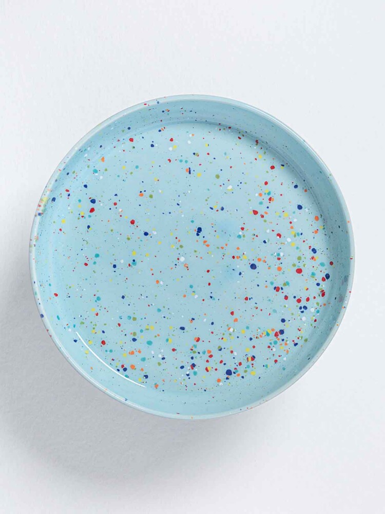 Ceramic cake tray on the base with confetti - Egg Back Home
