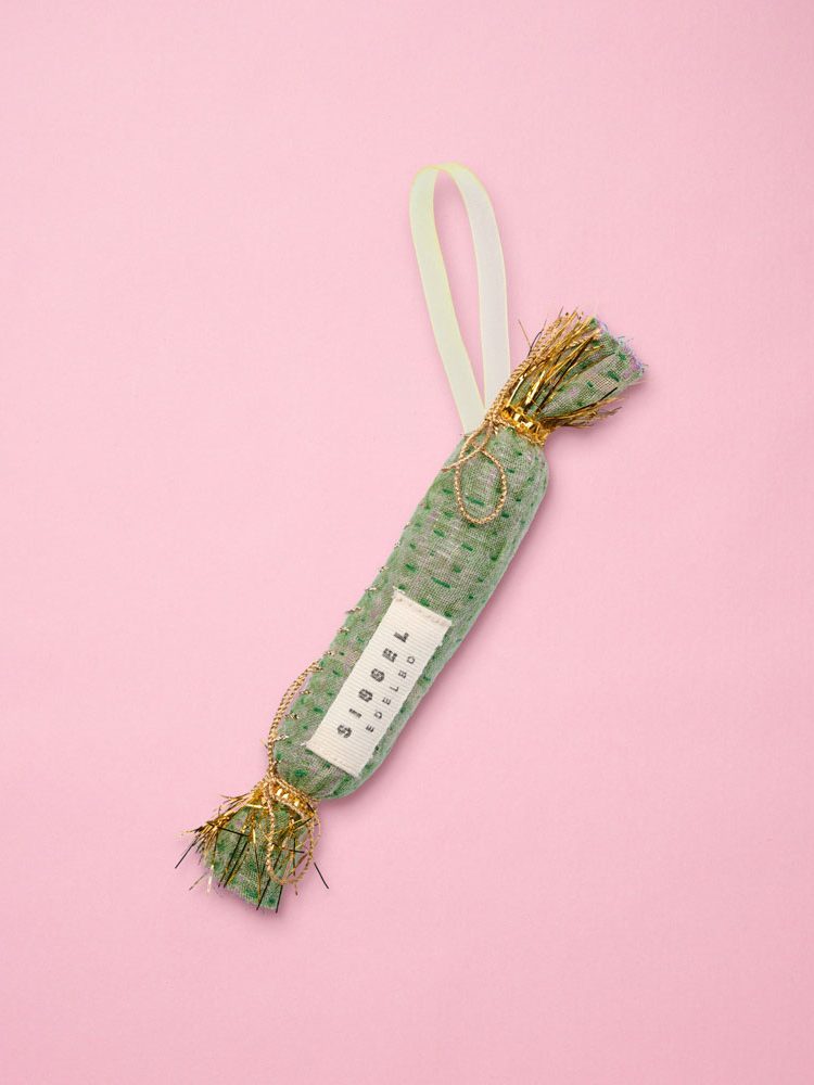 upcycling Christmas decorations in recycled cotton, toffee- Sissel Edelbo