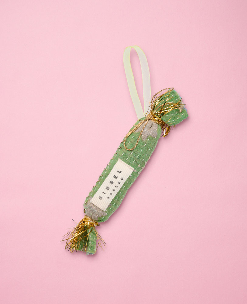 upcycling Christmas decorations in recycled cotton, toffee- Sissel Edelbo