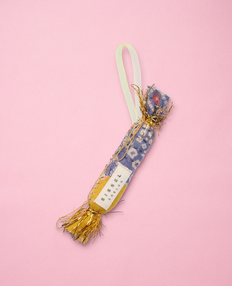 upcycling Christmas decorations in recycled cotton, toffee- Sissel Edelbo