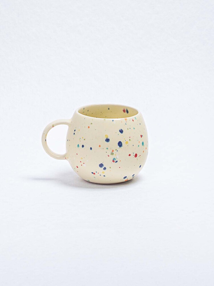 Cup in light yellow with confetti - Egg Back Home