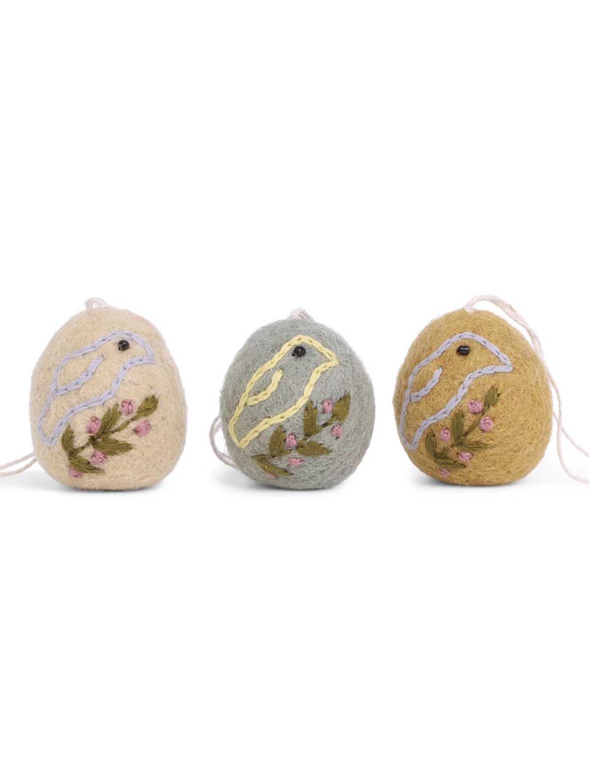 Fairtrade felted wool 3 g in beige, grey and yellow in felt with bird embroidery - Gry & Sif