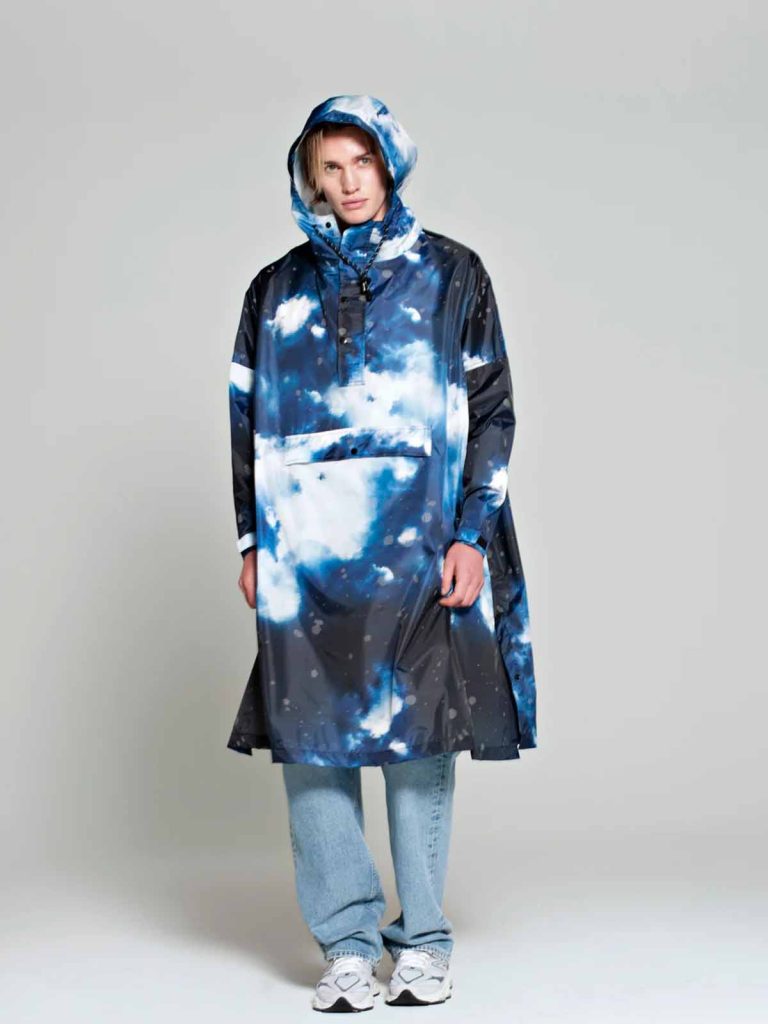 Rainkiss - rain in recycled plastic at remix by Sofia