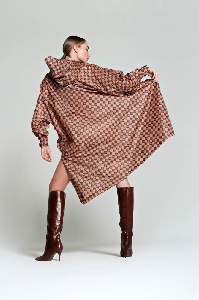 Rain ice rain poncho in recycled plastic