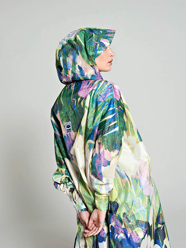 Rain ice rain poncho in recycled plastic lily green with flowers