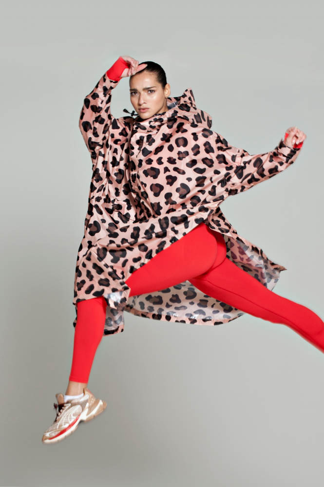 Rain ice rain poncho in recycled plastic pink panther with pink and brown