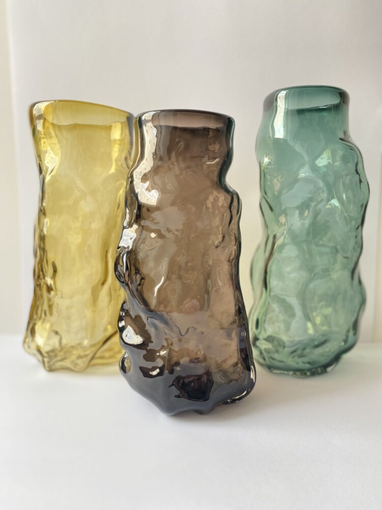 Mouth blown curl vase in transparent amber from Marie Retpen