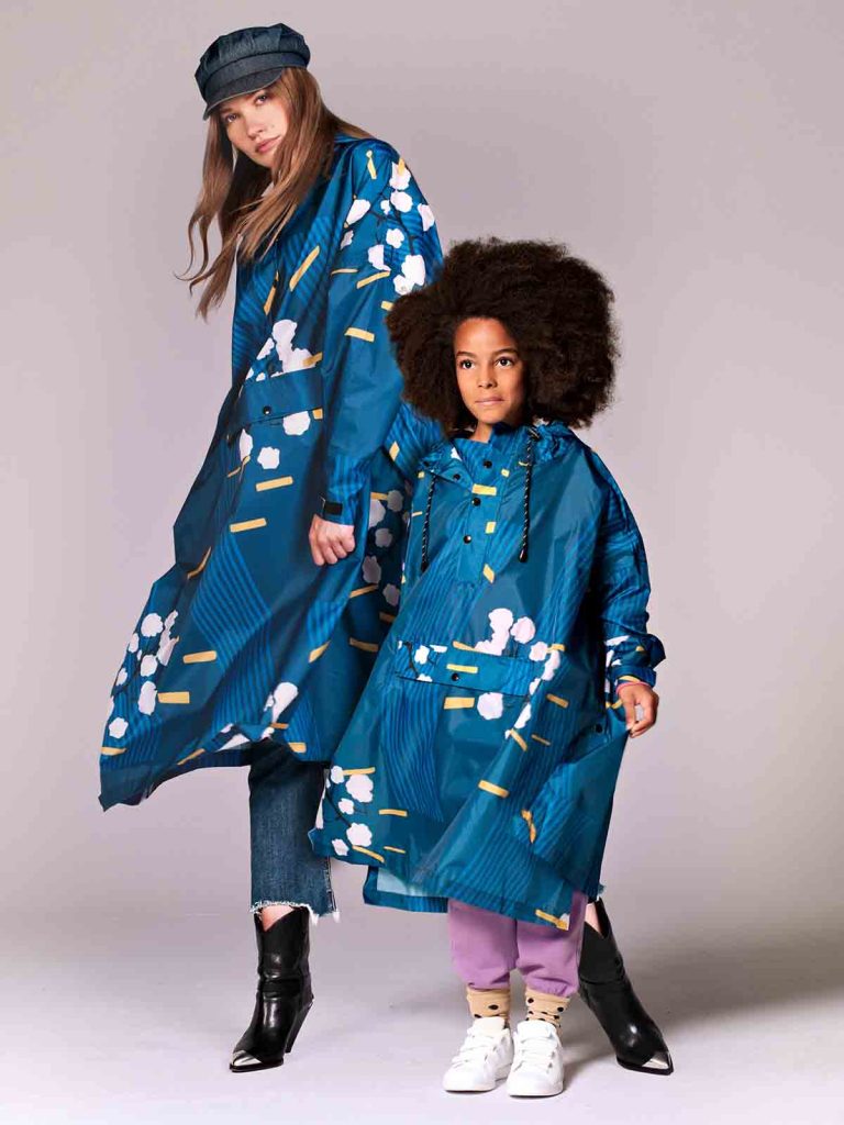 Rain ice rain poncho for children made from 100% recycled plastic from the sea. Rainwear - waterproof rainwear - Japanese blossom.