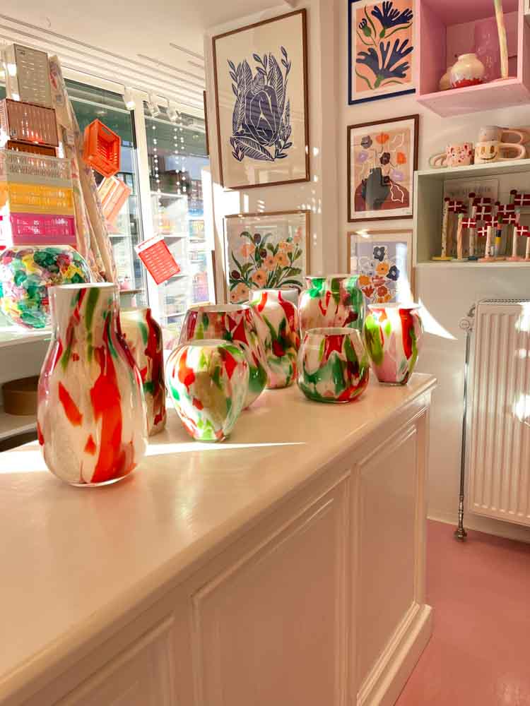 Opal glass vase in mixed colours in pink, pink, green and red from remix by Sofia.