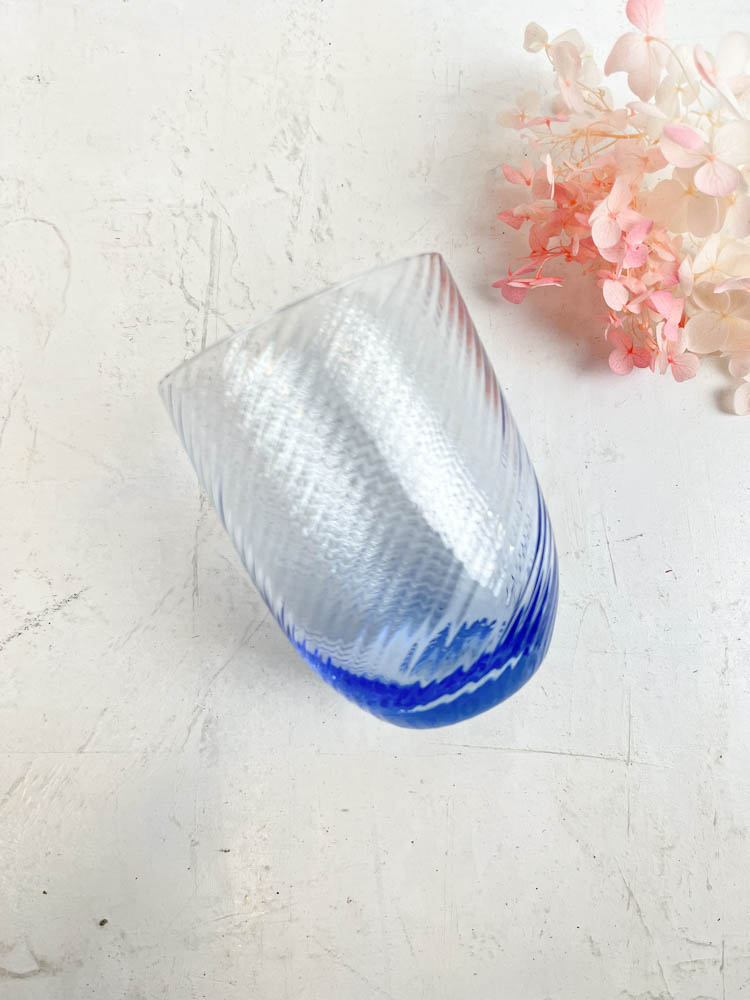 Anna von Lipa colored water glass from mix and match - spiral in light blue