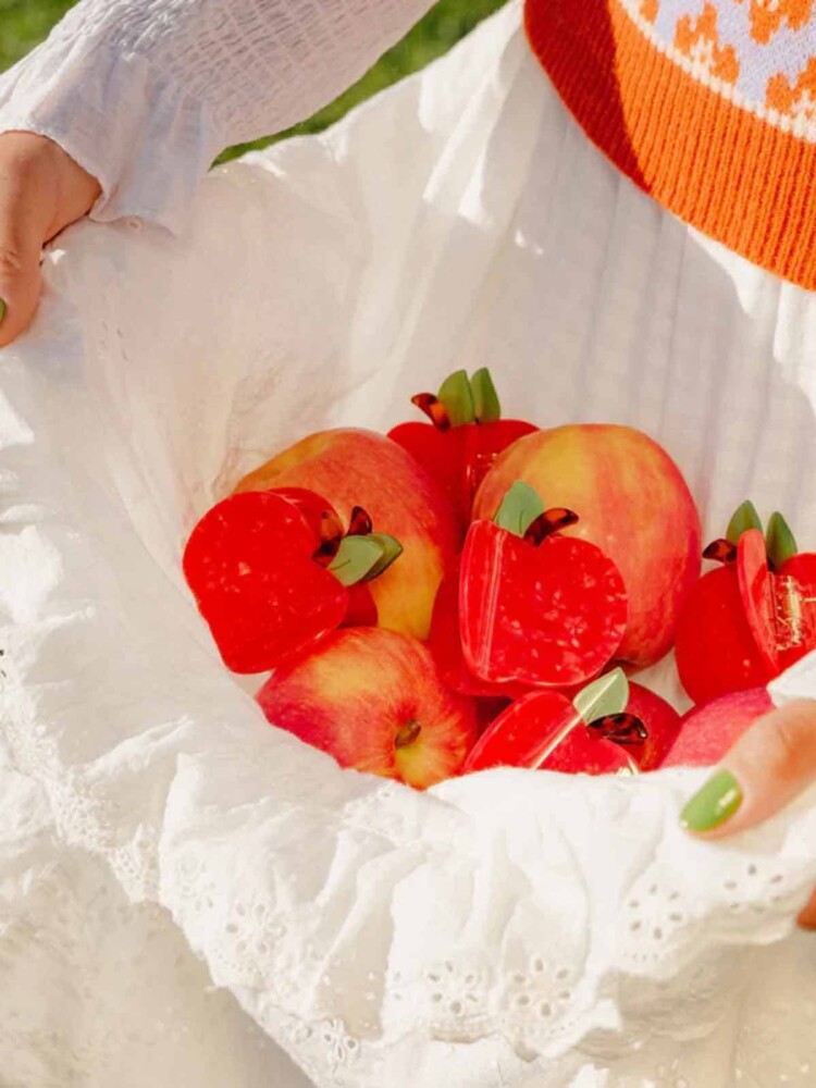 cou cou suzette hair clip apple