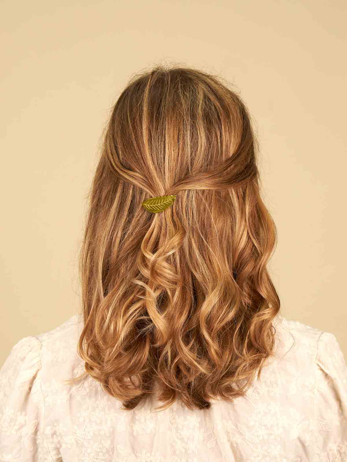 cou cou suzette hairpin green leaf