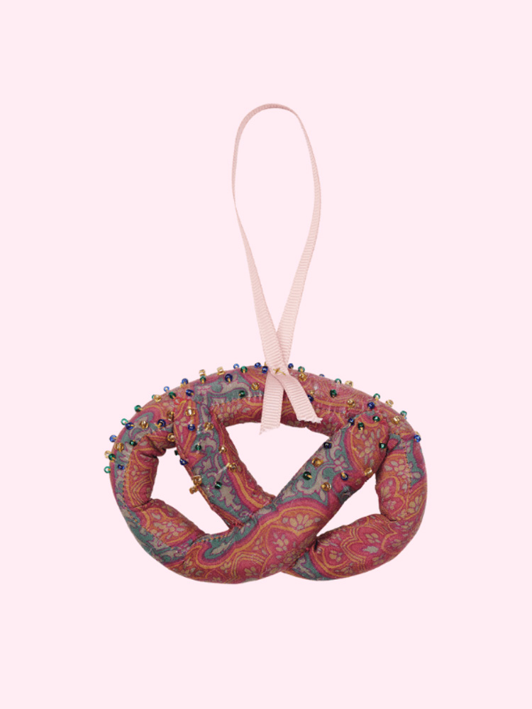 silk Christmas ornaments pretzel in sissel edelbo