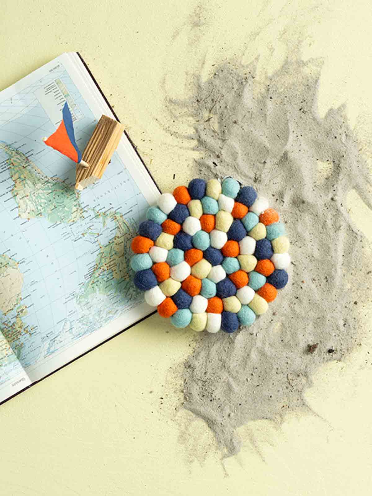 tablecloths in felt balls from Aveva
