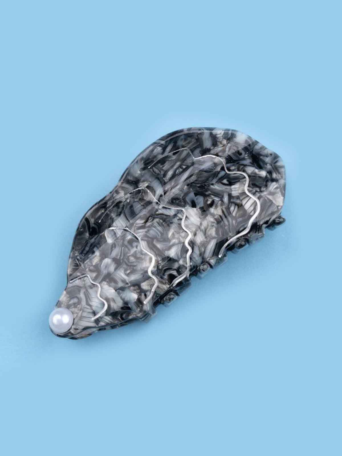 cou cou suzette hair clip with oysters