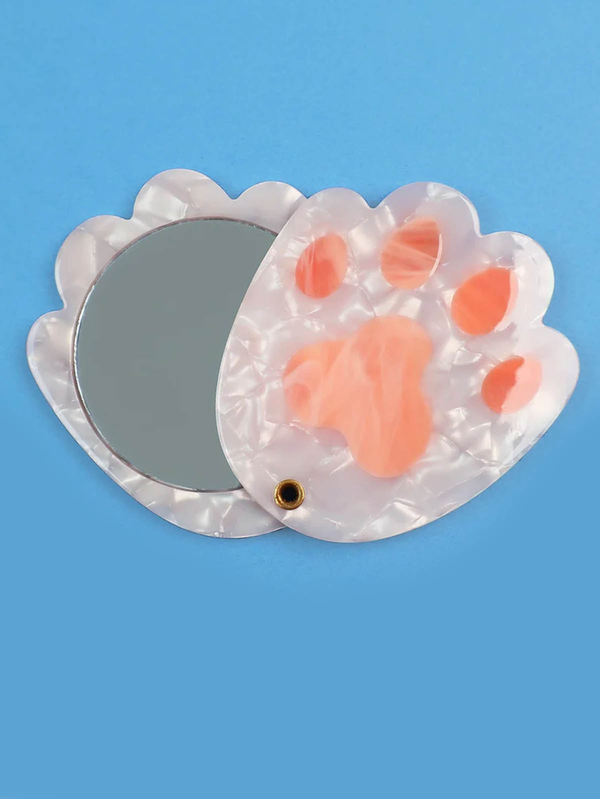 Make-up mirror dog paw from cou cou suzette