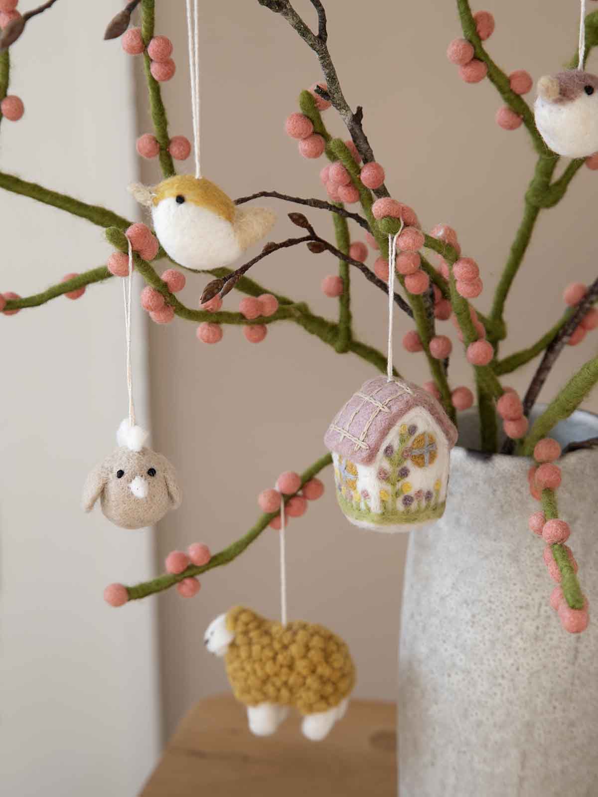 Easter decorations in felt grain & sif
