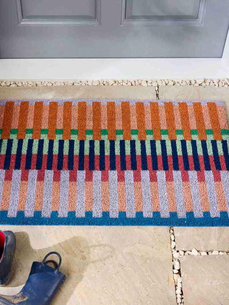 remix by sofie doormat in coconut fibers with a blue pattern