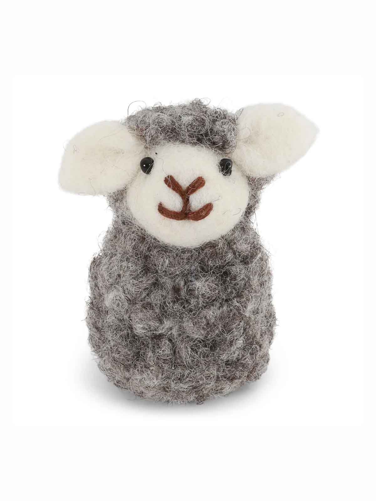 Gry & Sif - Grey Lamb (sitting)
