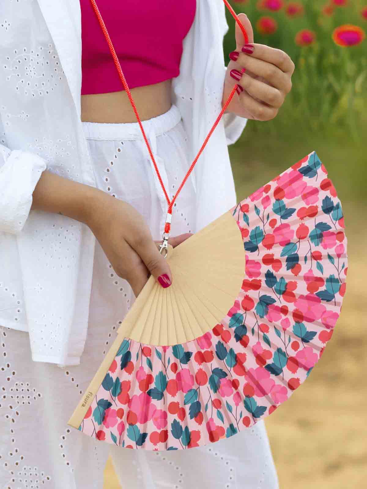Fan "Light red with poppy cups"