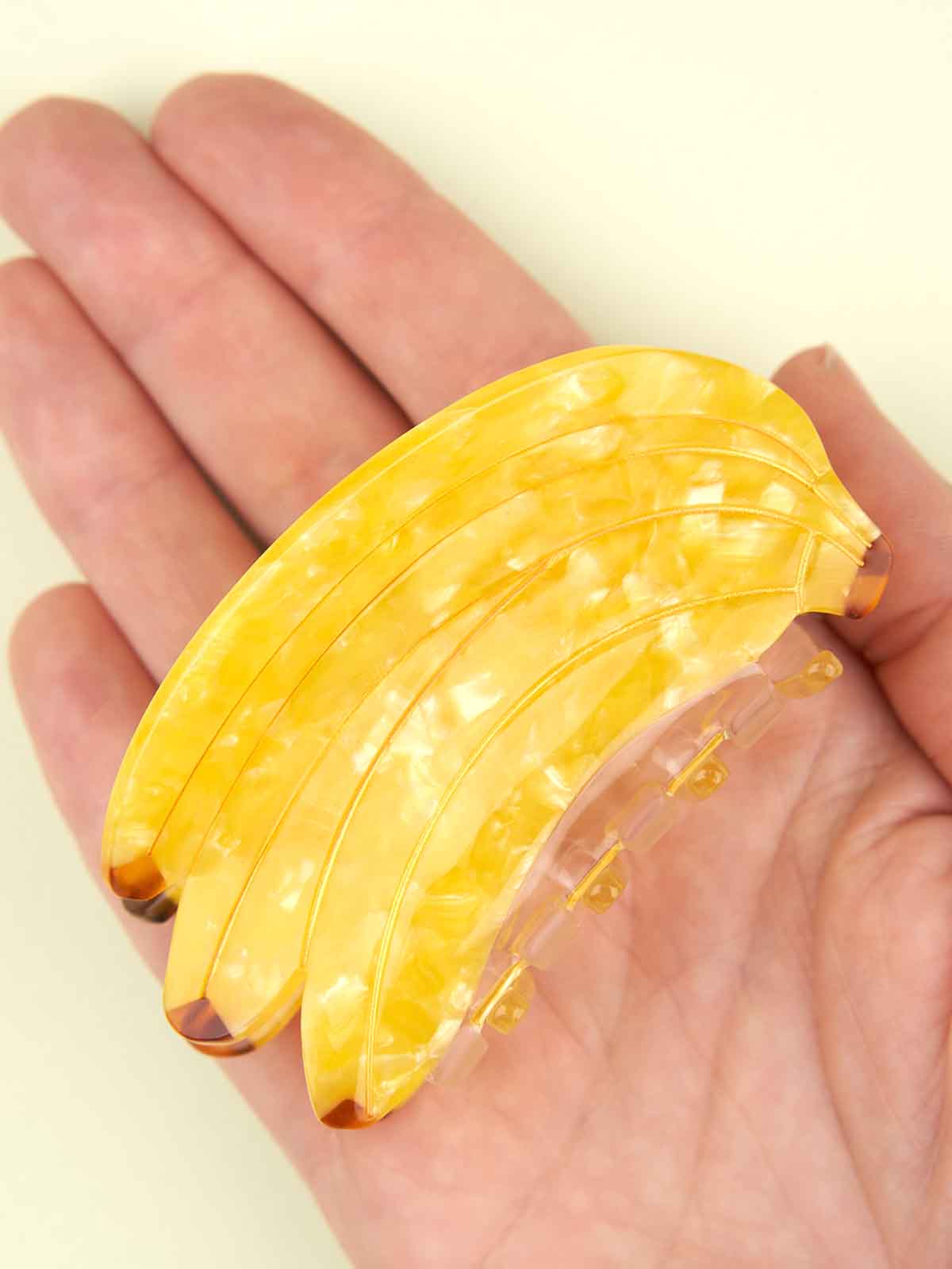 cou coubabaner suzette hair clip - banana