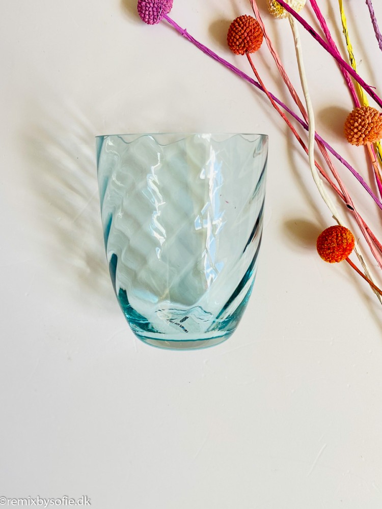 Swirl glass in light aqua from Anna von Lipa