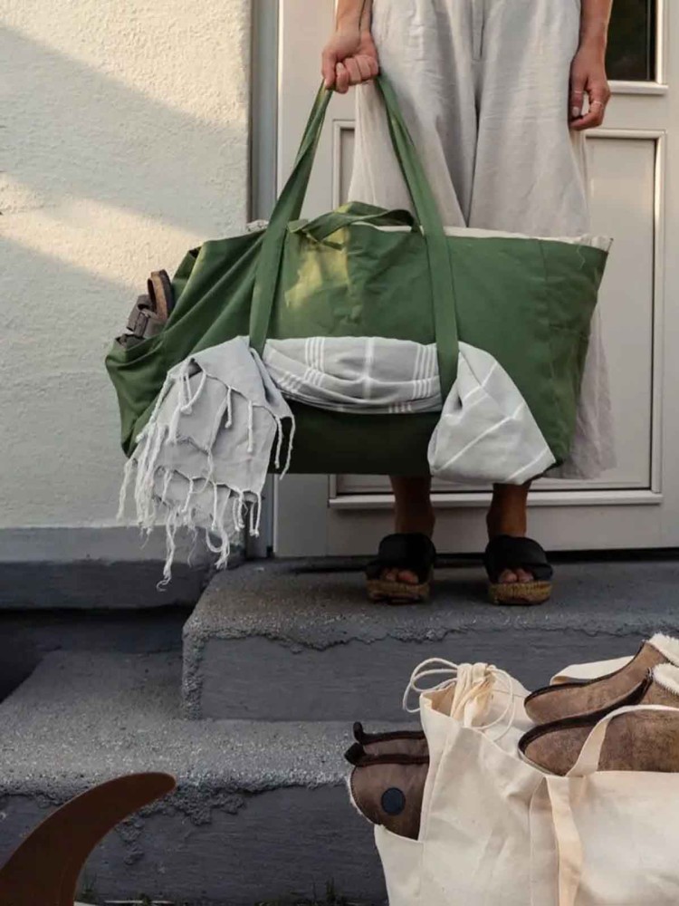 about large canvas bag in green