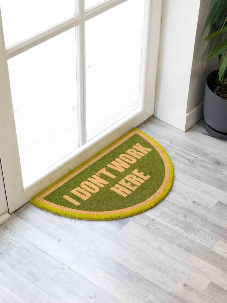 doormat - i don't work here