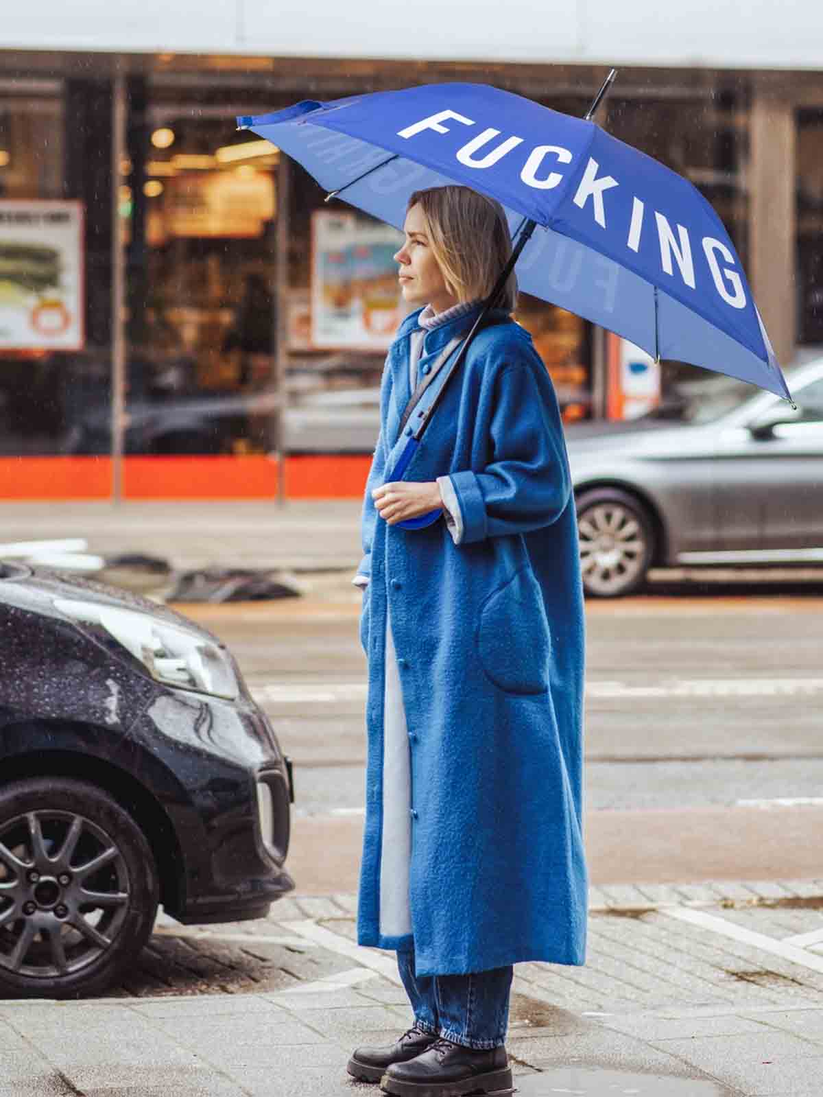 fisura umbrella fucking rain in blue with white