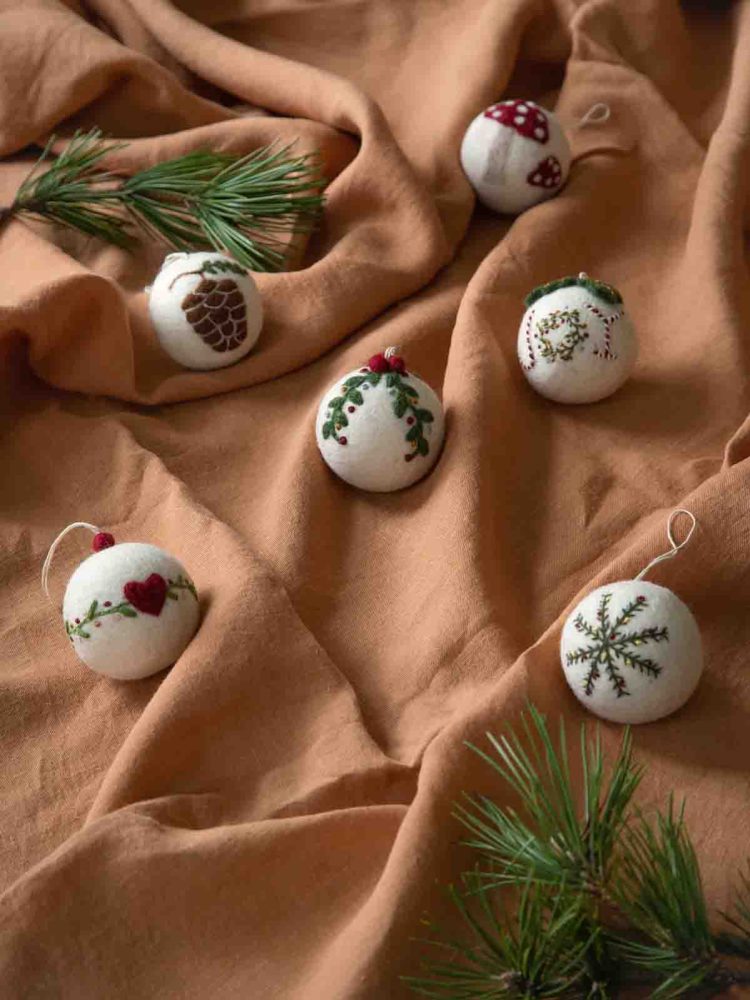 Christmas decorations in felt from kry & sif